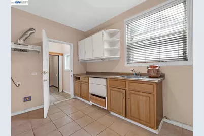 2226 13th Ave, Oakland, CA 94606 - Photo 11