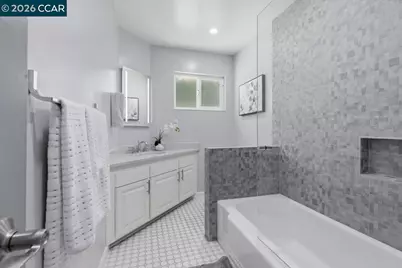 125 Elysian Fields Dr, Oakland, CA 94605 - Photo 27