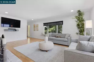 125 Elysian Fields Dr, Oakland, CA 94605 - Photo 9