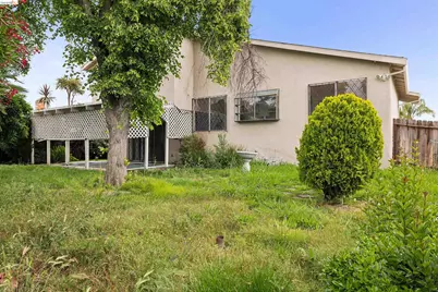 7360 Meadowgate Dr, Sacramento, CA 95823 - Photo 31