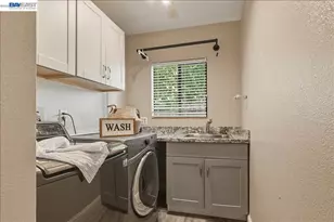 2377 College Ave, Livermore, CA 94550 - Photo 25