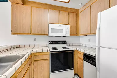 1201 Alta Vista Dr #206, Walnut Creek, CA 94596 - Photo 9