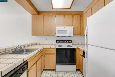 1201 Alta Vista Dr #206, Walnut Creek, CA 94596 - Photo 9