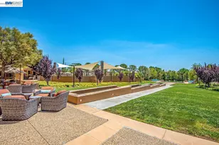 1033 Malbec Ln, Brentwood, CA 94513 - Photo 37