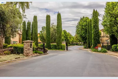 60 Molveno Dr, Stockton, CA 95209 - Photo 5