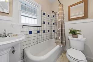 594 55th St, Oakland, CA 94609 - Photo 23