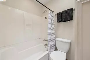 3710 West St, Oakland, CA 94608 - Photo 53