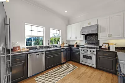 6203 Westwood Way, Oakland, CA 94611 - Photo 9