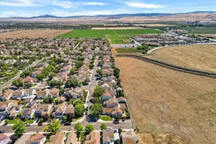 1021 Kennedy Pl, Tracy, CA 95377 - Photo 35