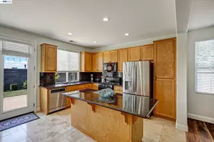 1021 Kennedy Pl, Tracy, CA 95377 - Photo 9