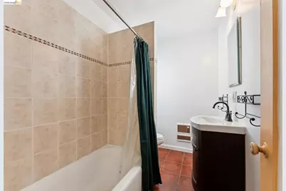 978 43rd St, Oakland, CA 94608 - Photo 21