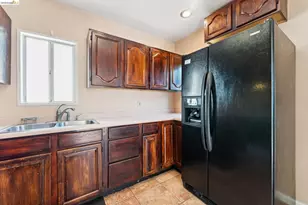 978 43rd St, Oakland, CA 94608 - Photo 19