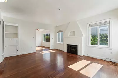 978 43rd St, Oakland, CA 94608 - Photo 9