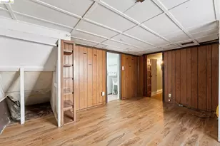 978 43rd St, Oakland, CA 94608 - Photo 31