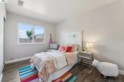 417 Maitland Dr, Alameda, CA 94502 - Photo 25