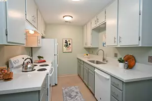 40 Emery Bay Dr, Emeryville, CA 94608 - Photo 11