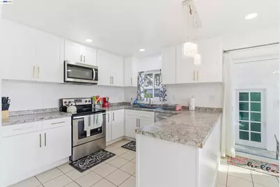 1382 Donna Street, Novato, CA 94947 - Photo 11