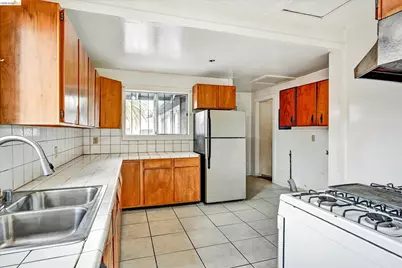 1437 56th Ave, Oakland, CA 94621 - Photo 23