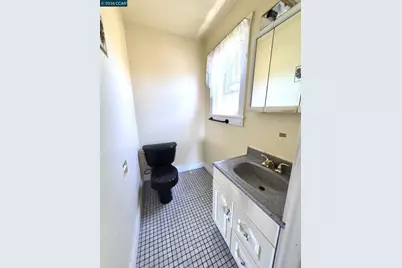 826 Carlston Ave, Oakland, CA 94610 - Photo 15