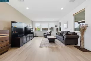 1671 Mulholland Dr, Lathrop, CA 95330 - Photo 9