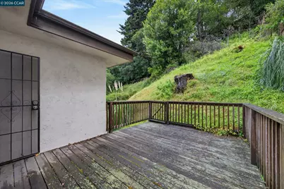 6334 Doran Dr, Oakland, CA 94611 - Photo 27