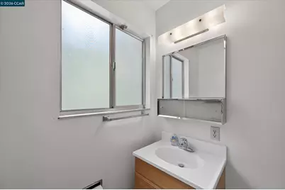 6334 Doran Dr, Oakland, CA 94611 - Photo 17