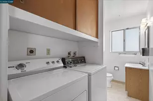 6334 Doran Dr, Oakland, CA 94611 - Photo 15