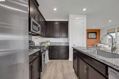 2754 Lily Ct, Antioch, CA 94531 - Photo 17