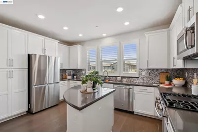 1815 Balsa St, Alameda, CA 94501 - Photo 3
