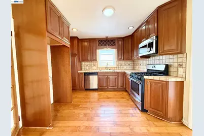 1033 Fountain St, Alameda, CA 94501 - Photo 9