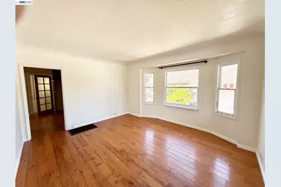 1033 Fountain St, Alameda, CA 94501 - Photo 3
