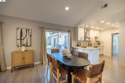 38475 Jacaranda Dr, Newark, CA 94560 - Photo 15