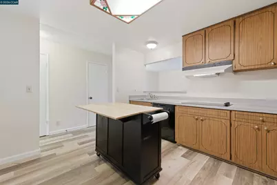 1423 Saint James Pkwy, Concord, CA 94521 - Photo 17