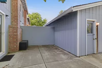1423 Saint James Pkwy, Concord, CA 94521 - Photo 9