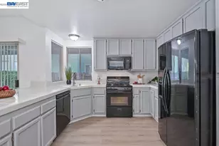 10 Fig Leaf Ct, Sacramento, CA 95838 - Photo 15