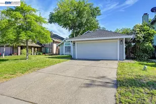 10 Fig Leaf Ct, Sacramento, CA 95838 - Photo 3