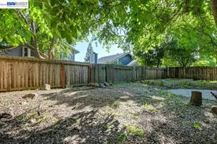 10 Fig Leaf Ct, Sacramento, CA 95838 - Photo 49