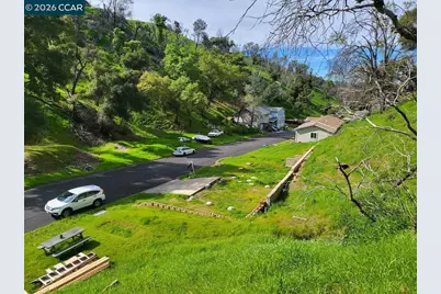1090 Arroyo Grande Dr, Napa, CA 94558 - Photo 31