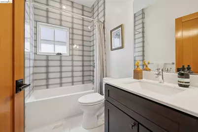 4436 Howe St, Oakland, CA 94611 - Photo 35