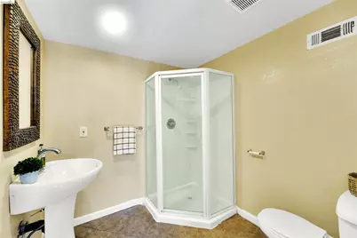 16366 Emery Ct, San Leandro, CA 94580 - Photo 21