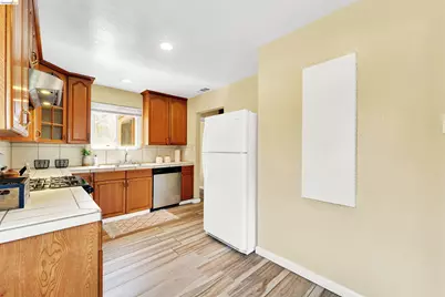 16366 Emery Ct, San Leandro, CA 94580 - Photo 19
