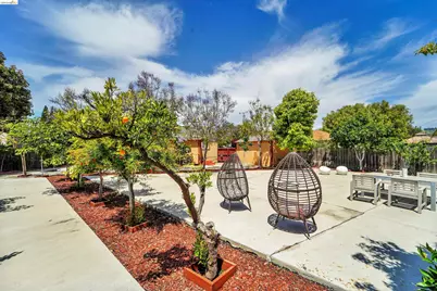 16366 Emery Ct, San Leandro, CA 94580 - Photo 7