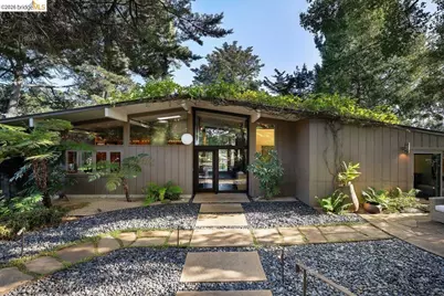 2871 Morley Dr, Oakland, CA 94611 - Photo 11