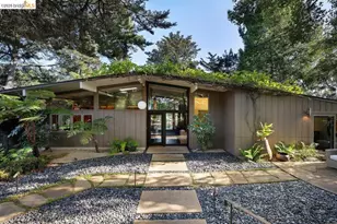 2871 Morley Dr, Oakland, CA 94611 - Photo 11