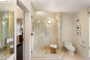 2871 Morley Dr, Oakland, CA 94611 - Photo 45