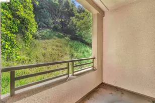 220 Caldecott, Oakland, CA 94618 - Photo 13