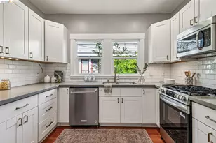666 46th St, Oakland, CA 94609 - Photo 13