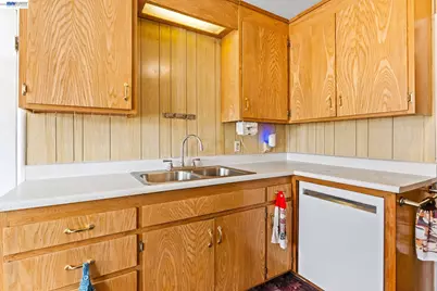 324 Berry Ave, Hayward, CA 94544 - Photo 13