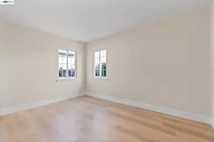 246 Tunis Rd, Oakland, CA 94603 - Photo 19
