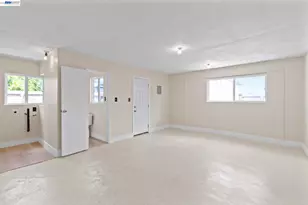 246 Tunis Rd, Oakland, CA 94603 - Photo 33